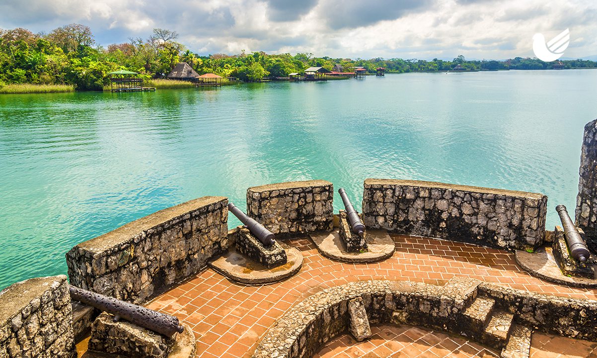 5 RAZONES PARA VISITAR GUATEMALA - Rio Dulce